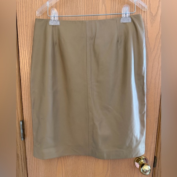Dana Buchman Dresses & Skirts - NWT DANA BUCHMAN Beige Taupe 100% Lambskin Classic Pencil Skirt Women’s Size 12